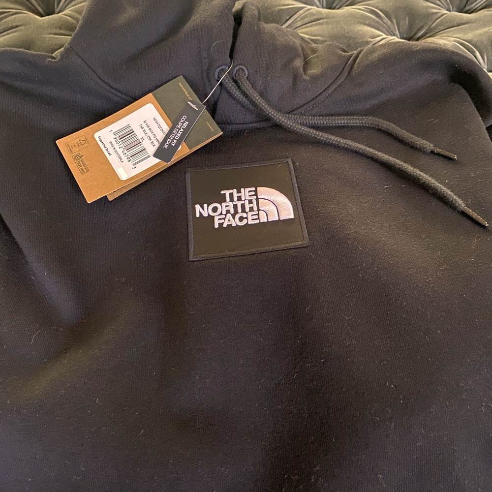 Never Worn Men’s North Face Hoodie